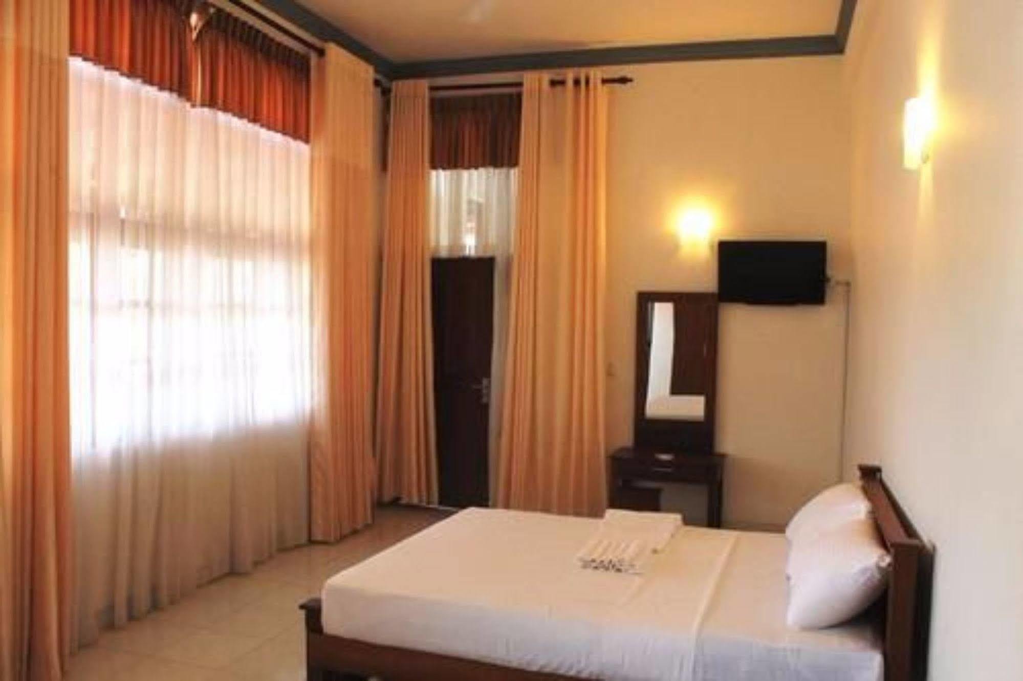 Prego Suites Ettukala Eksteriør billede